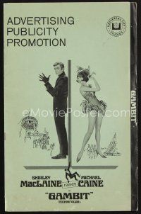 9a276 GAMBIT pressbook '67 art of sexy Shirley MacLaine & Michael Caine preparing for crime!