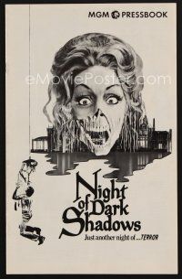 9a293 NIGHT OF DARK SHADOWS pressbook '71 wild freaky art of the woman hung as a witch 200 years ago
