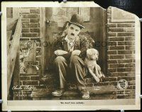 9b256 DOG'S LIFE LC '18 great close image of Charlie Chaplin sitting with his beloved dog!