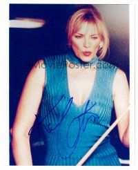 9d103 KIM CATTRALL signed color 8x10 REPRO still '03 portrait of the sexy star playing pool!
