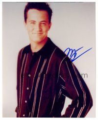 9d110 MATTHEW PERRY signed color 8x10 REPRO still '00s waist-high smiling portrait of the actor!
