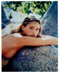 9g078 ESTELLA WARREN signed color 8x10 REPRO still '01 close up of the sexy actress leaning on rock!