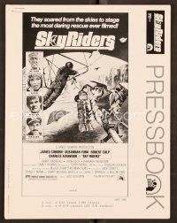 9g364 SKY RIDERS pressbook '76 James Coburn, Susannah York, hang-gliding action artwork!