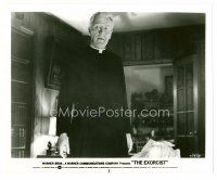 9j222 EXORCIST 8x10 still '74 William Friedkin, close up of Max Von Sydow as Father Merrin!