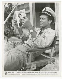9j544 PT 109 candid 8x10 still '63 Cliff Robertson reading a book about JFK between scenes!