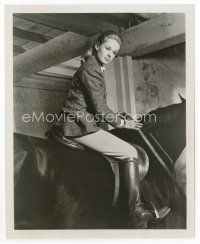 9j682 TIPPI HEDREN 8x10 still '64 full-length sitting on horse from Alfred Hitchcock's Marnie!