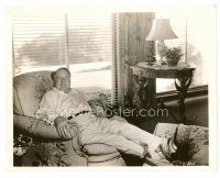 9j718 W.C. FIELDS candid 8x10 still '38 the bulbous-nosed bombastic laugh-getter resting at home!