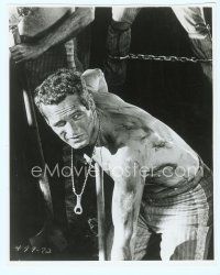 9m129 COOL HAND LUKE 11x14 still '67 Paul Newman with shovel in prison escape classic!