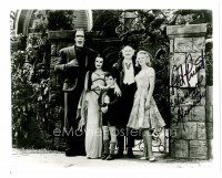 9z275 PAT PRIEST signed 8x10 REPRO still '80s as Marilyn with her family from TV's The Munsters!