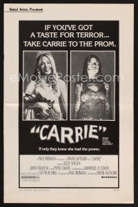 9z159 CARRIE pressbook '76 Stephen King, Sissy Spacek before and after her bloodbath at the prom!