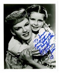 1c307 MARGARET O'BRIEN signed 8x10 REPRO still '80s with Judy Garland from Meet Me In St. Louis!
