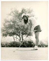1e565 CLAUDIA CARDINALE deluxe candid 9.25x11.5 still '60s full-length playing golf by Pierluigi!
