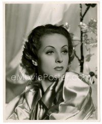 1e568 DANIELLE DARRIEUX deluxe 9x11 still '38 arriving in America to make Rage of Paris by Voinquel