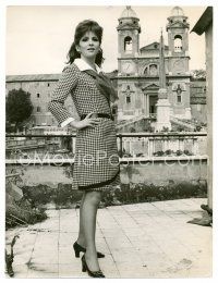 1e603 GINA LOLLOBRIGIDA deluxe 8.25x10.75 still '69 making her TV debut in Rome by Pierluigi!