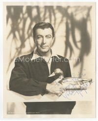 1e268 ROBERT TAYLOR signed 8x10 still '56 great portrait lening against fence with a wooden duck!
