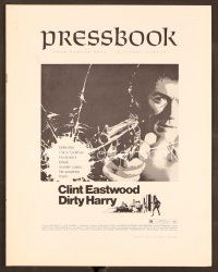 1p149 DIRTY HARRY pressbook '71 great c/u of Clint Eastwood pointing gun, Don Siegel crime classic!