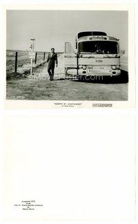 2a492 NORTH BY NORTHWEST 8x10 still '59 Cary Grant gets off bus before classic crop dusting scene!