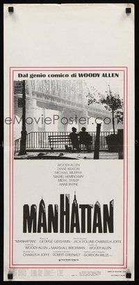 2b353 MANHATTAN Italian locandina '79 classic image of Woody Allen & Diane Keaton by bridge!
