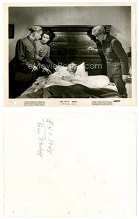 2k398 ISLE OF THE DEAD 8x10.25 still '45 Boris Karloff & co-stars gathered around sick guy in bed!