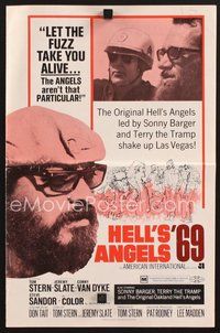 2m129 HELL'S ANGELS '69 pressbook '69 art of biker gang in the rumble that rocked Las Vegas!