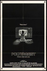 2p677 POLTERGEIST style B 1sh '82 Tobe Hooper, classic, they're here, Heather O'Rourke by TV!