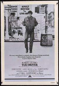 2s561 TAXI DRIVER linen int'l 1sh '76 Robert De Niro walking on street, directed by Martin Scorsese!