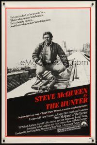 2z367 HUNTER 1sh '80 great image of bounty hunter Steve McQueen!