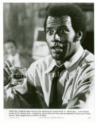 3k274 FRED WILLIAMSON 7.5x9.75 still '74 great close up having a drink from Black Eye!