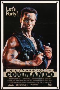 3s158 COMMANDO 1sh '85 cool image of Arnold Schwarzenegger in camo, let's party!