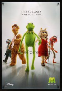 3y599 MUPPETS teaser DS 1sh '11 Kermit, Fozzie, Miss Piggy, they're closer than you think!