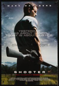 3y736 SHOOTER DS 1sh '07 full-length image of Mark Wahlberg with a big gun!