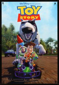 3y832 TOY STORY int'l 1sh '95 Disney & Pixar, Buzz & Woody race away from dog!