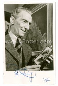 3z011 PETER CUSHING signed deluxe 3.5x5.5 still '74 wonderful smiling close up looking at photo!