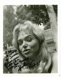 3z477 YVETTE VICKERS signed 8x10 publicity still '90s great c/u from Attack of the Giant Leeches!