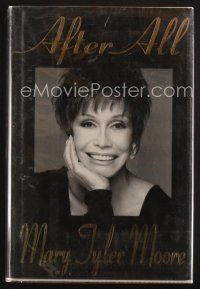 3z182 MARY TYLER MOORE/DICK VAN DYKE/CARL REINER signed hardcover book '95 by all three stars!