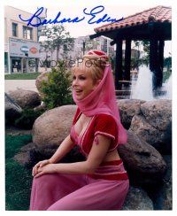 3z425 BARBARA EDEN signed color 8x10 publicity still '00s sexy in her I Dream of Jeannie costume!