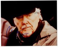 3z564 ROBERT ALTMAN signed color 8x10 REPRO still '02 great super close up of the legendary director