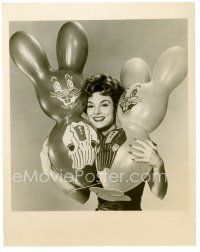 4h054 ALLISON HAYES TV 7.25x9 news photo '61 the sexy actress with Easter Bunny balloons!