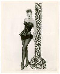 4h326 JANIS PAIGE 8x10 still '57 full-length in sexy outfit soon to appear in Silk Stockings!