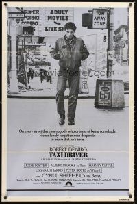 4z848 TAXI DRIVER int'l 1sh '76 classic c/u of Robert De Niro walking, Martin Scorsese!