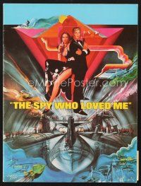 5d107 SPY WHO LOVED ME program '77 Roger Moore as James Bond w/sexy Barbara Bach!