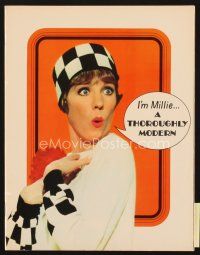 5d117 THOROUGHLY MODERN MILLIE program '67 great images of Julie Andrews, Mary Tyler Moore!