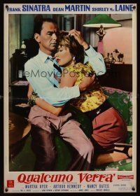 5j177 SOME CAME RUNNING Italian photobusta '59 romantic image of Frank Sinatra & Shirley MacLaine!
