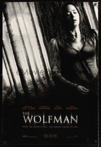 5k794 WOLFMAN teaser DS 1sh '10 werewolf horror, pretty Emily Blunt on the run!