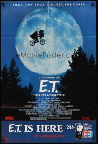 5p275 E.T. THE EXTRA TERRESTRIAL 26x39 video poster R88 Spielberg, bike over moon image!