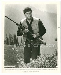 6c226 DEER HUNTER 8x10 still '78 close up of bearded Robert De Niro holding gun!