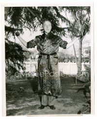 6c217 D.W. GRIFFITH 7.75x8.75 news photo '47 the great director exercising in his yard at home!