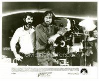 6c387 INDIANA JONES & THE TEMPLE OF DOOM candid 8x10 still '84 George Lucas & Steven Spielberg!