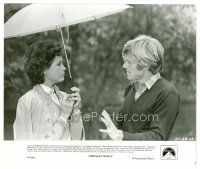6c591 ORDINARY PEOPLE candid 8x9.75 still '80 director Robert Redford & Mary Tyler Moore!