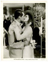 6c609 PHILADELPHIA STORY 8x10 still '40 cool image of Katharine Hepburn & Cary Grant kissing